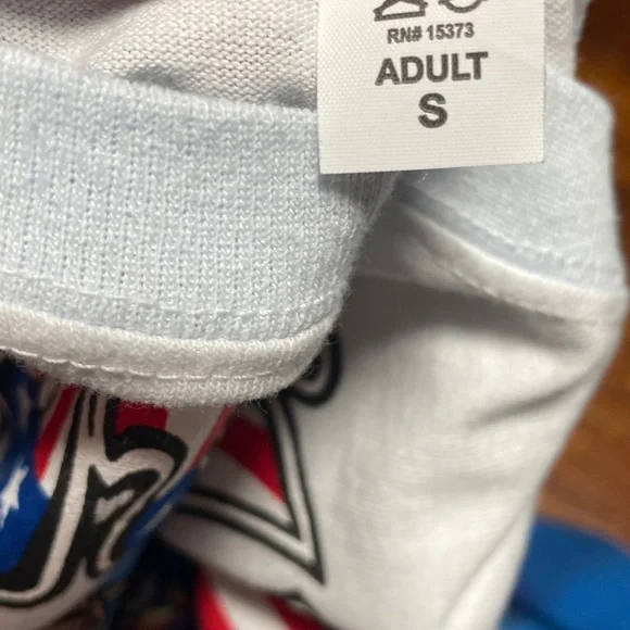 Grateful Dead Blue and Red revolutionary, dead Shirt Men’s Size Small - Picture 5 of 5